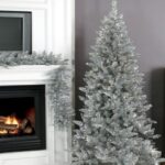70 Catchy Silver and Gold Christmas Trees Decor You Need to See 8