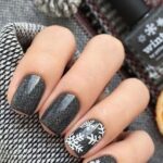 25 Fun Winter Nail Design Ideas 26