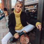 60 Adorable Yellow Outfit for Winter 34