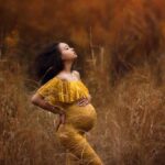 80 Outdoor Maternity Photoshoot Ideas 11