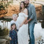 80 Outdoor Maternity Photoshoot Ideas 17