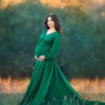 80 Outdoor Maternity Photoshoot Ideas 21