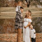 80 Outdoor Maternity Photoshoot Ideas 55
