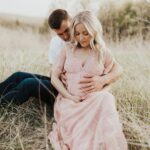 80 Outdoor Maternity Photoshoot Ideas 57