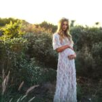 80 Outdoor Maternity Photoshoot Ideas 9