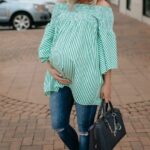 50 Comfy Jeans Outfits For Pregnant Women Ideas 02