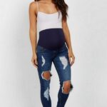 50 Comfy Jeans Outfits For Pregnant Women Ideas 10