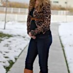 50 Comfy Jeans Outfits For Pregnant Women Ideas 20
