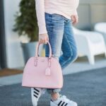 50 Comfy Jeans Outfits For Pregnant Women Ideas 27