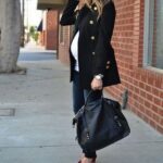 50 Comfy Jeans Outfits For Pregnant Women Ideas 48