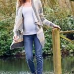 50 Comfy Jeans Outfits For Pregnant Women Ideas 53