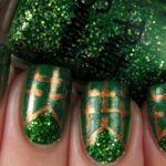 50 Cute and Festive Christmas Nail Design You Should to See 22