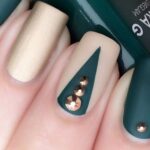 50 Cute and Festive Christmas Nail Design You Should to See 25