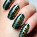 50 Cute and Festive Christmas Nail Design You Should to See 31