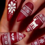 50 Cute and Festive Christmas Nail Design You Should to See 36