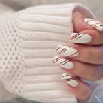50 Cute and Festive Christmas Nail Design You Should to See 37