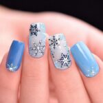 50 Cute and Festive Christmas Nail Design You Should to See 41