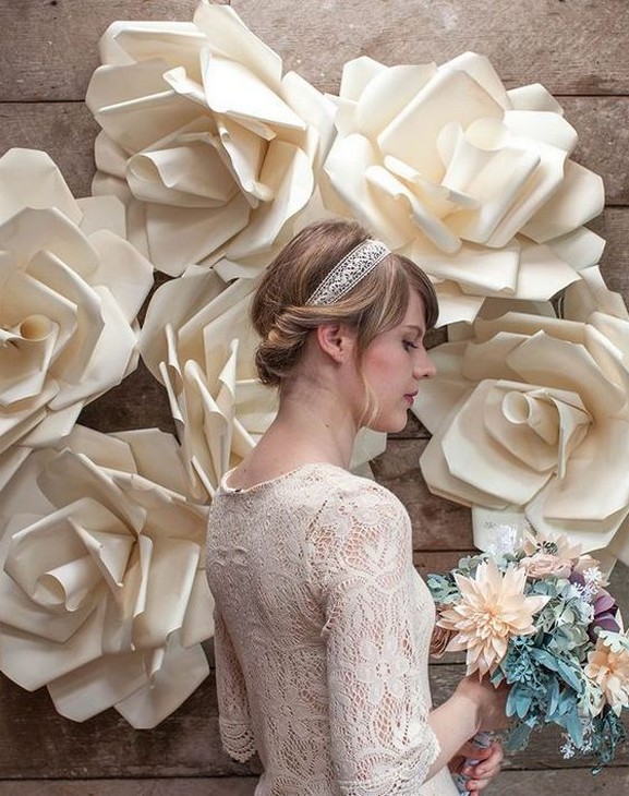 50 Stunning Paper Flower Decoration for Wedding Ideas 53 – Style Female