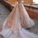 60 Gold Glam Wedding Dresses Inspiration 01