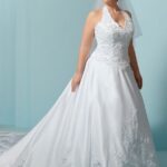 70 Elegant Ball Gown Wedding Dresses For Plus Size 11