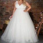 70 Elegant Ball Gown Wedding Dresses For Plus Size 13