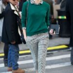 75 How to Wear Sweater for Working Women 03