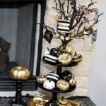 60 Nice Home Decor to Make Your House Stand Out This Halloween 08