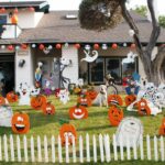60 Nice Home Decor to Make Your House Stand Out This Halloween 50