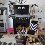 60 Nice Home Decor to Make Your House Stand Out This Halloween 54