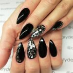 30 Stunning Black Nail Design Ideas 06