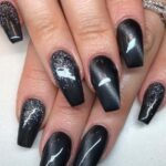 30 Stunning Black Nail Design Ideas 12