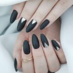 30 Stunning Black Nail Design Ideas 13