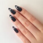 30 Stunning Black Nail Design Ideas 14