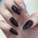 30 Stunning Black Nail Design Ideas 18
