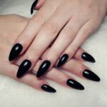 30 Stunning Black Nail Design Ideas 22