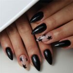 30 Stunning Black Nail Design Ideas 26