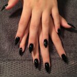 30 Stunning Black Nail Design Ideas 28