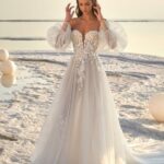 70 The Most Perfect Beach Wedding Dress Ideas 53