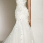 80 Beautiful Mermaid Wedding Dress Ideas For Brides40