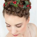 35 Creative Hairstyles for Christmas Party Ideas 32