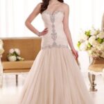 40 Luxury Ball Gown Wedding Dresses Ideas 02