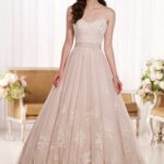 40 Luxury Ball Gown Wedding Dresses Ideas 03