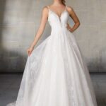 40 Luxury Ball Gown Wedding Dresses Ideas 05