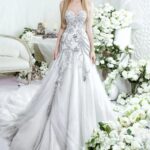 40 Luxury Ball Gown Wedding Dresses Ideas 19