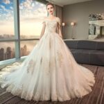 40 Luxury Ball Gown Wedding Dresses Ideas 26