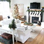 50 Adorable and Modern Christmas Living Room Decoration 42