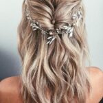 50 Beautiful Hairstyles Ideas for Winter Brides 14