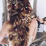50 Beautiful Hairstyles Ideas for Winter Brides 24