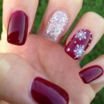 60 Easy and Simple Christmas Nail Designs Ideas 34