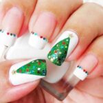 60 Easy and Simple Christmas Nail Designs Ideas 37